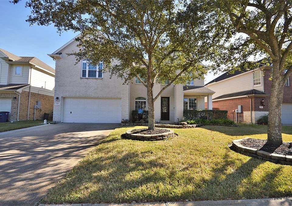 1st image of 409 White Oak Pointe