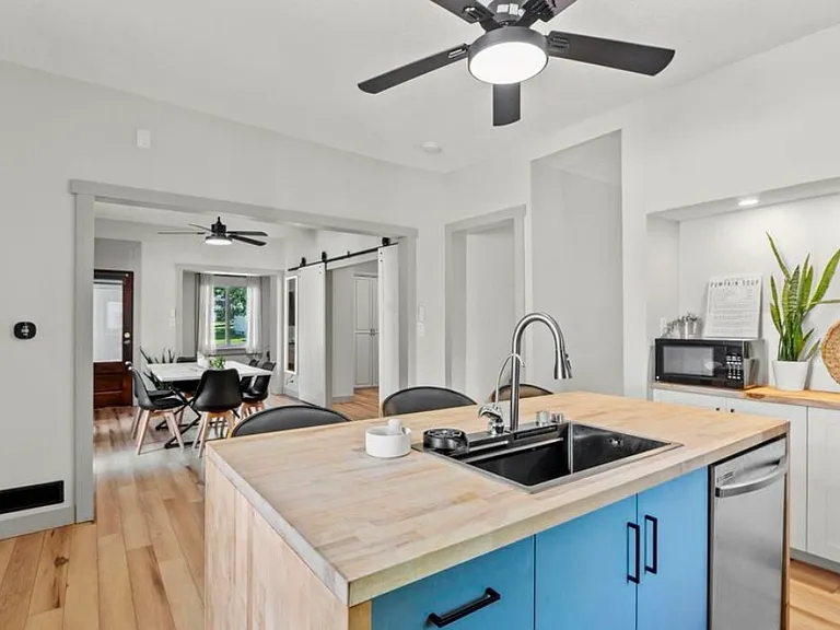 406 W Masterson Ave — Photo 2