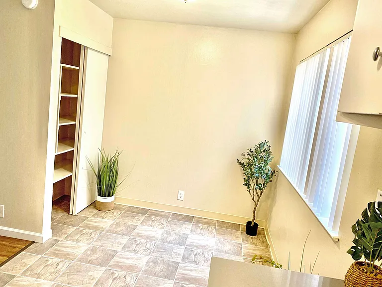 369 Palm Ave #27 — Photo 3