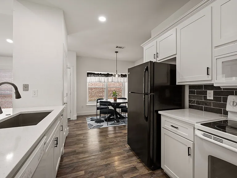 1919 Maplewood Trl — Photo 10