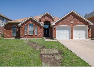 325 Jennifer Ln, Arlington, TX 76002