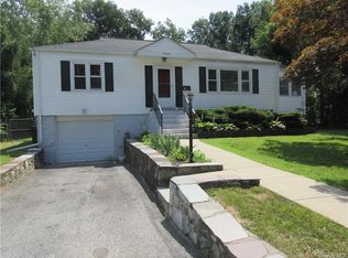 19 Edgewood Rd, Cortlandt Manor, NY 10567