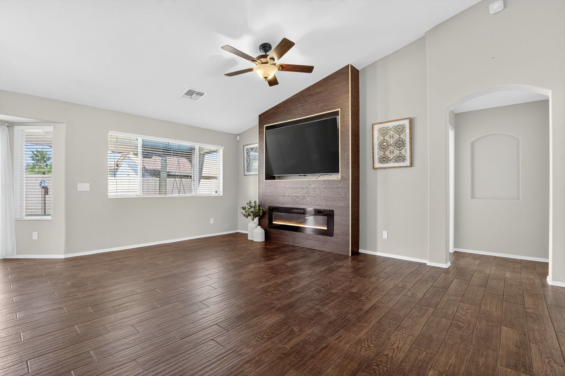 next background image