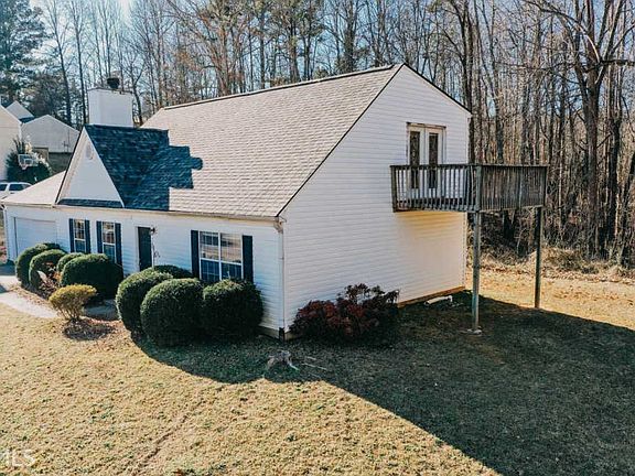 3rd image of 6125 Forest Knoll Dr