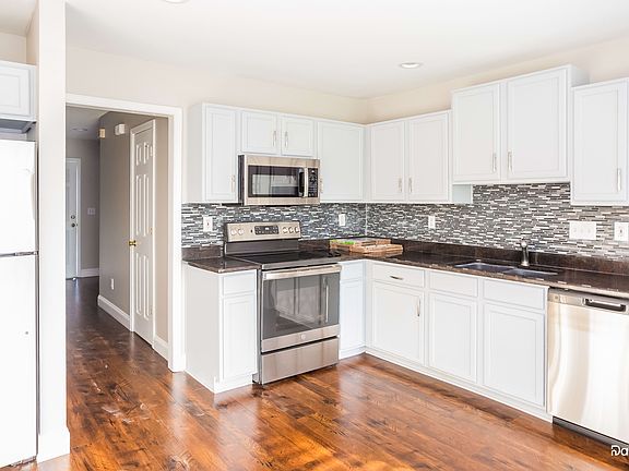 4th image of 7822 Shiny Meadow Ln