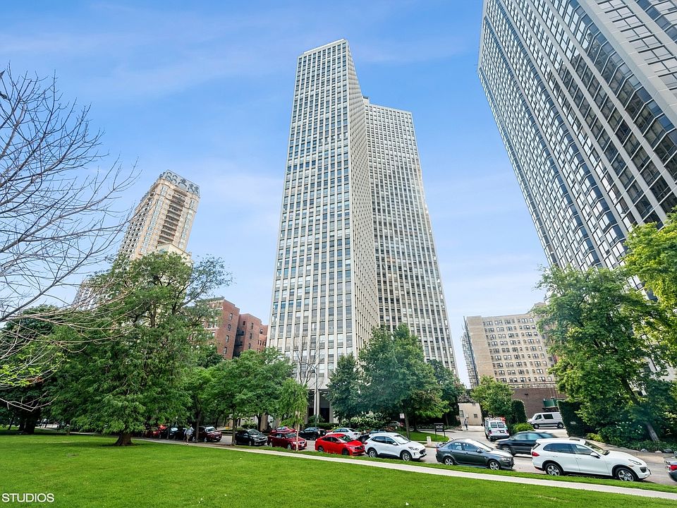 1st image of 2626 N Lakeview Ave APT 2506