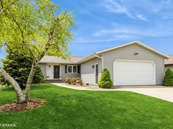 735 Spencer Dr, Iowa City, IA 52246