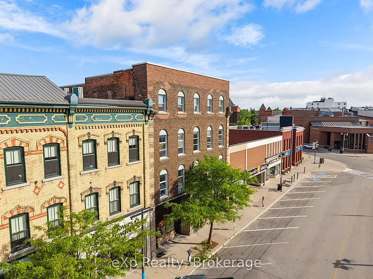 24 Wellington St #12 — Photo 3