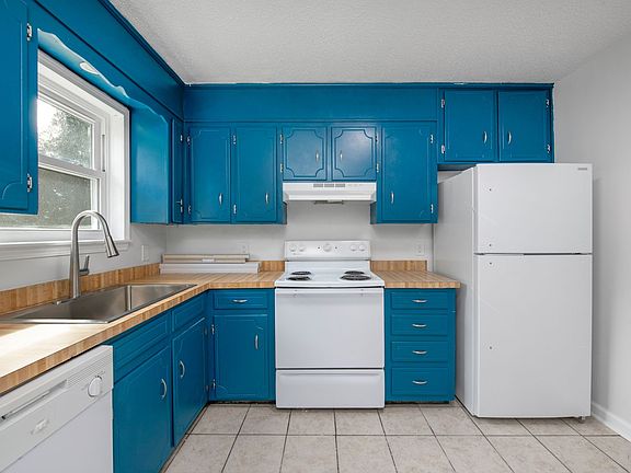 2nd image of 4818 Tradewinds Dr