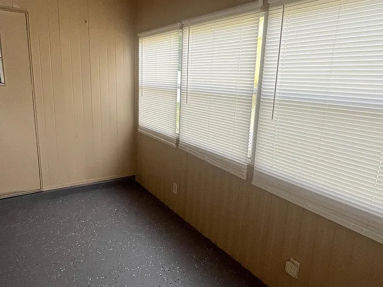 256 Queen Mary Loop — Photo 9