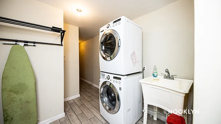 Rented by Nooklyn NYC LLC | media 67