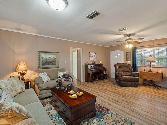 3rd image of 302 Blackwell St