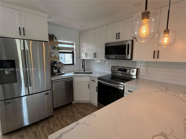 3800 Palm Ave APT 217, Hialeah, FL 33012