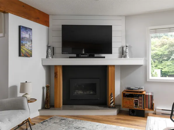 1481 Inkar Rd Unit 8, Kelowna, BC V1Y 8J1
