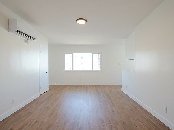 2nd image of 825 W 167th St