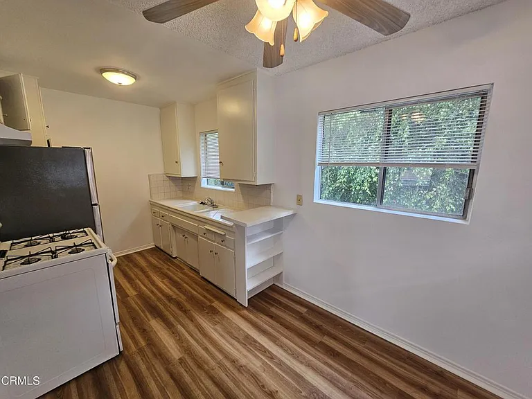 12246 Oxnard St #2 — Photo 7