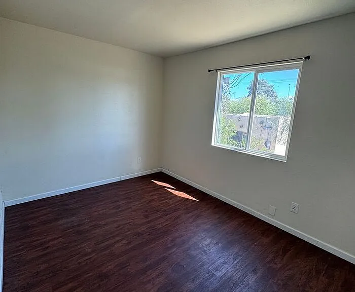 2809 N Mountain Ave — Photo 3