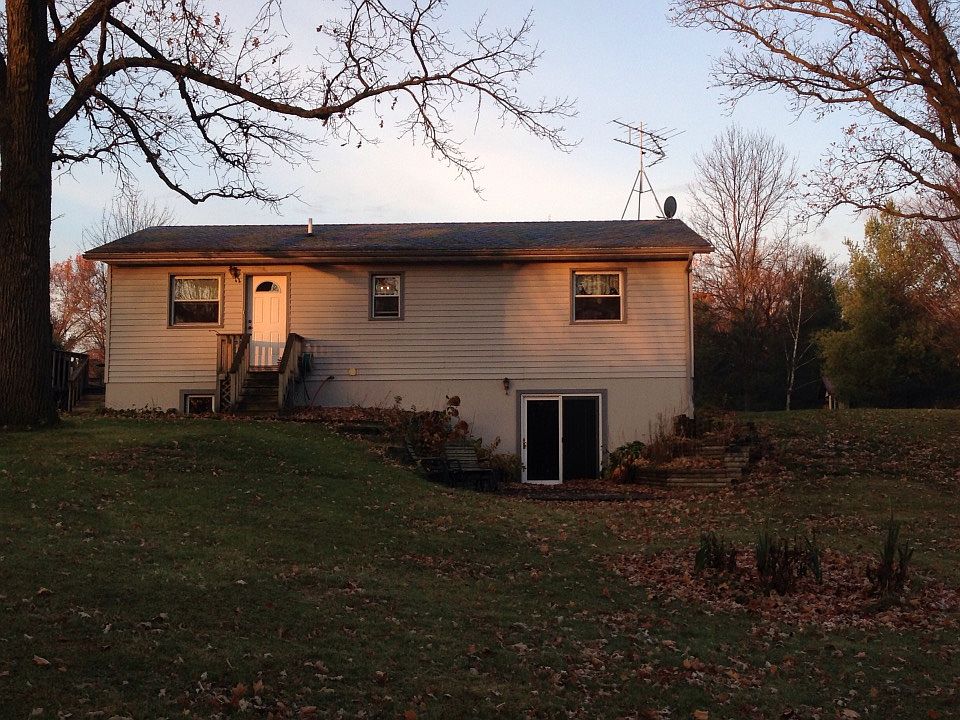 1st image of 420 River Dr W