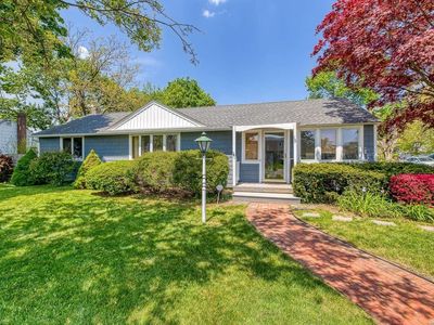 15 Sioux Drive, Bay Shore, NY, 11706