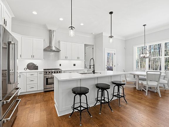 5th image of 100 N Ridge View Way