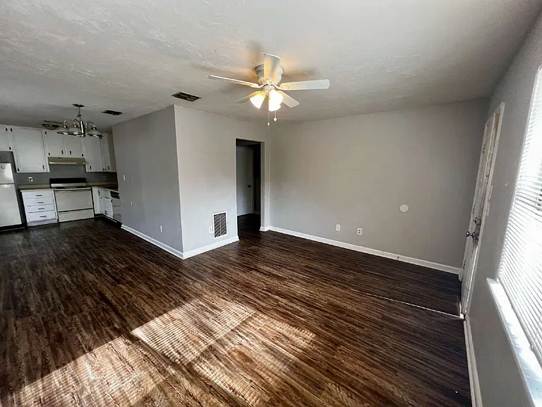 301 Dixie Dr #H2 — Photo 3
