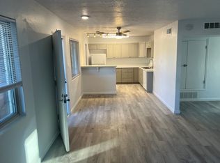 9111 Indian School Rd NE APT M, Albuquerque, NM 87112