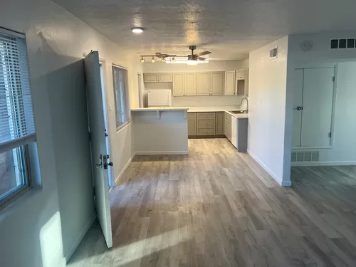 Totally Remodeled 2 bd / 2 ba 2nd Floor Apartments in the NE Heights Photo 1