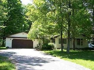 1200 S Loxley Rd, Houghton Lake, MI 48629