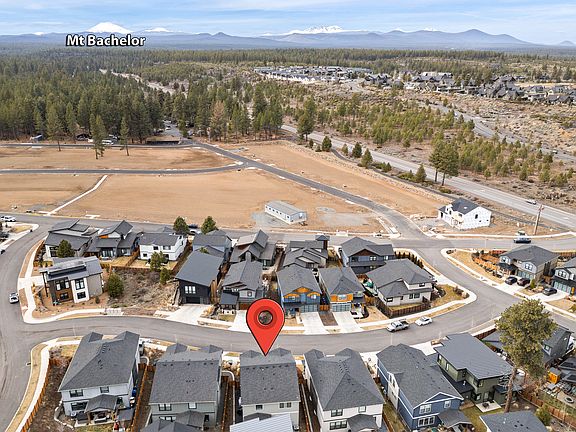 4th image of 61182 SW Tippytoe Pl