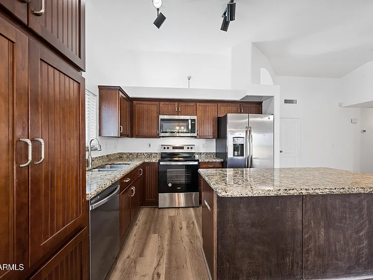 1331 N Kingston St — Photo 10