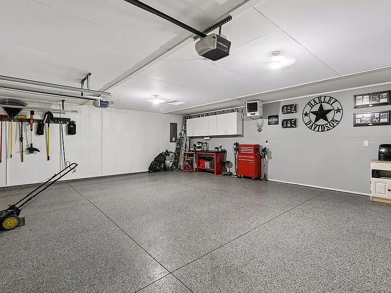 720 Deer Trl — Photo 24