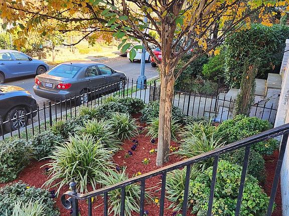 2nd image of 1530 Spring Pl NW