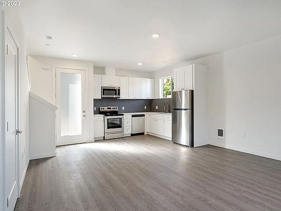 5th image of 6845 N Montana Ave #3