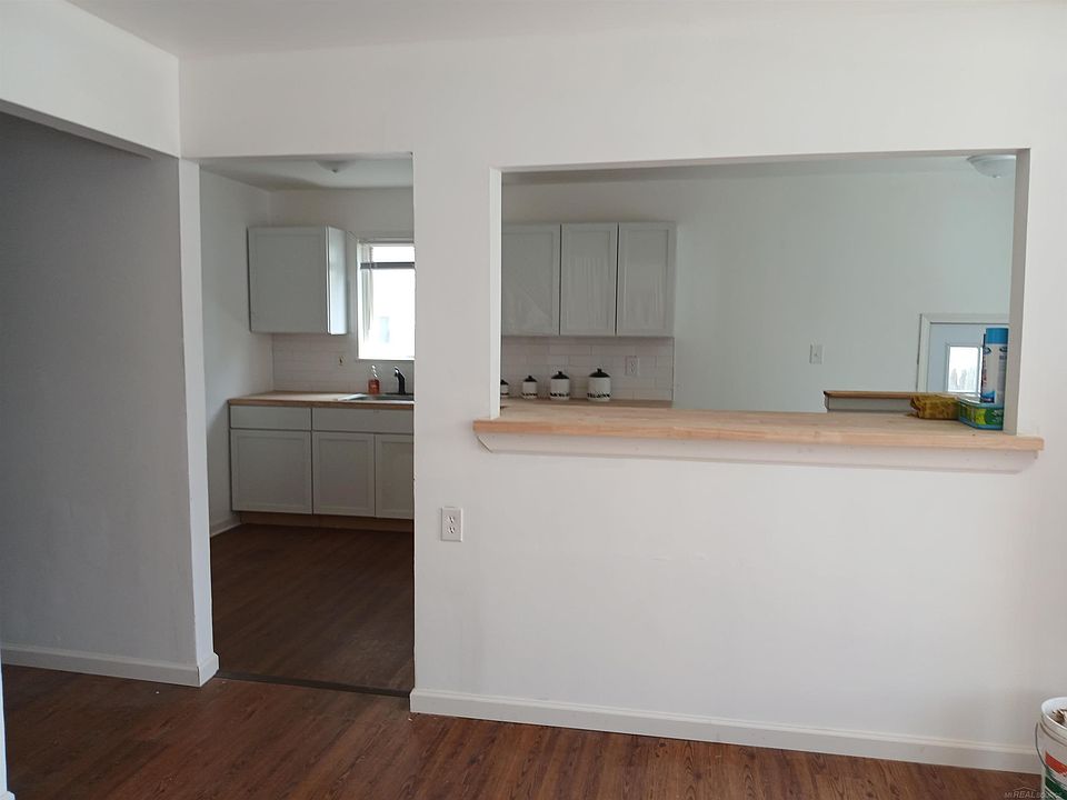 7559 Paige Ave, photo 6