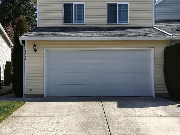 2nd image of 3121 NE 118th Ave
