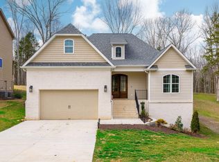 7265 Ron Rd, Ooltewah, TN 37363