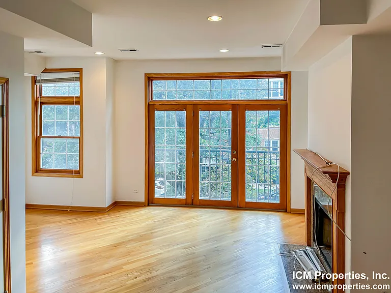 2700 N Wayne Ave #2 — Photo 1