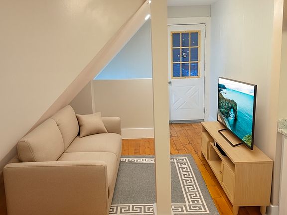 2nd image of 64 Ashland St Floor 3