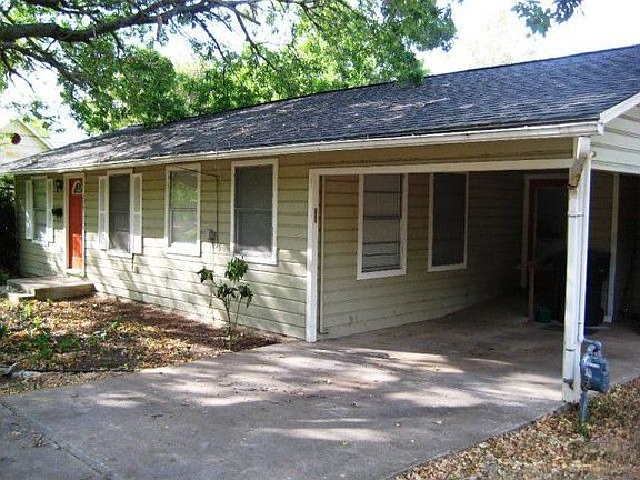 2nd image of 209 E Schubert St