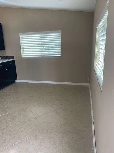 6627 S 22nd Pl Photo 1