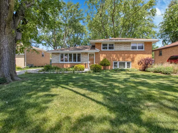 7924 W 74th Pl, Bridgeview, IL 60455