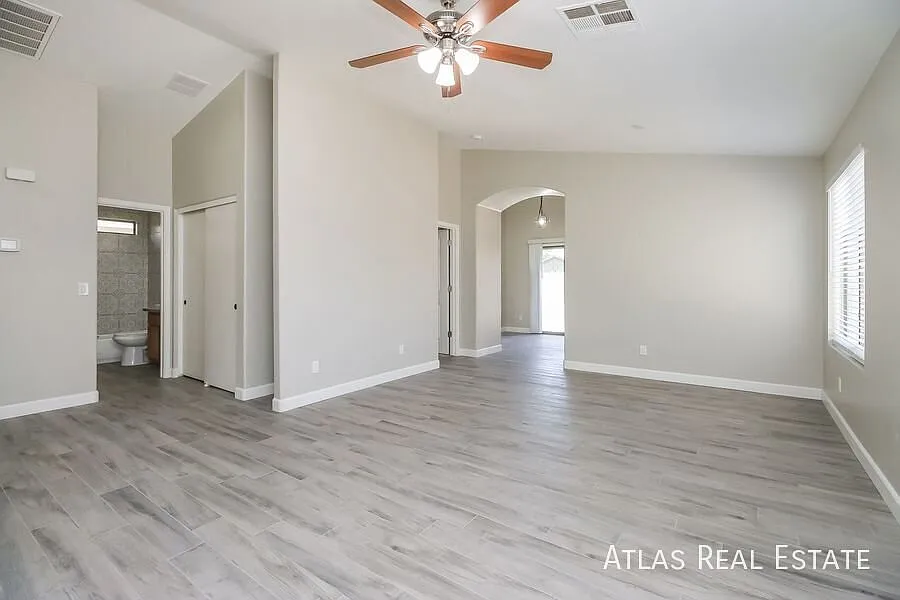 Remodeled 3 Bed/2 Bath home in Queen Creek! Include a complete re-paint! — Photo 4
