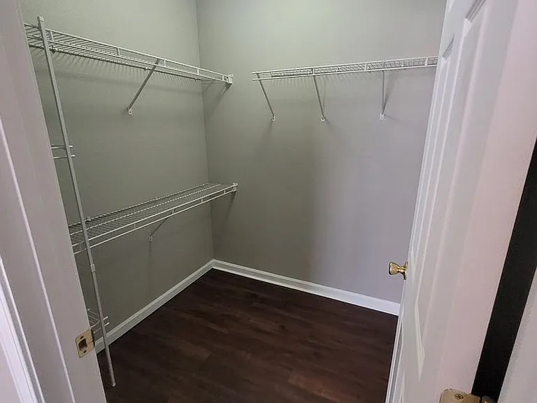 402 Shade Tree Ln — Photo 11