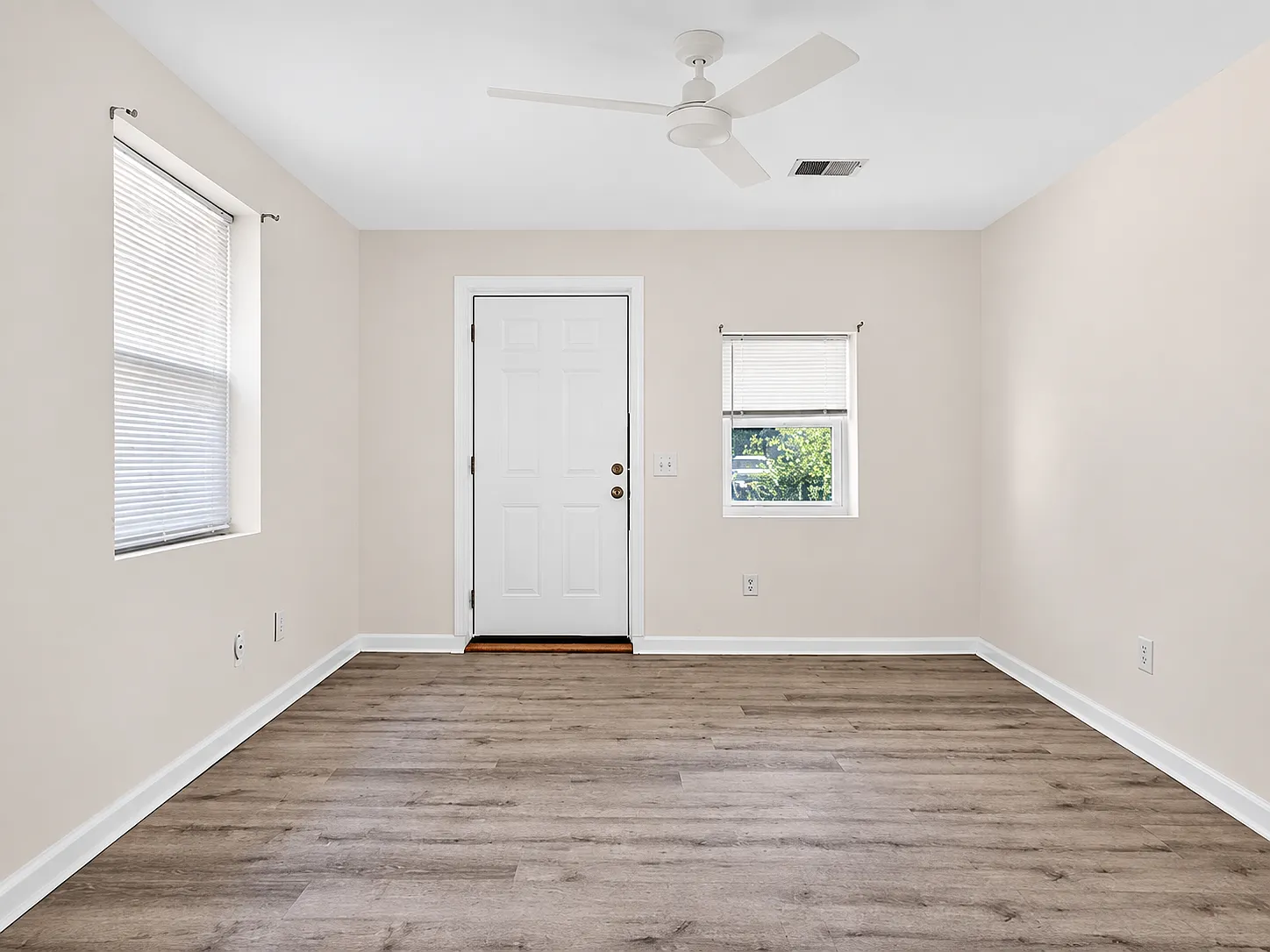 4 bed, 1022 sqft, $2,800 — Photo 2