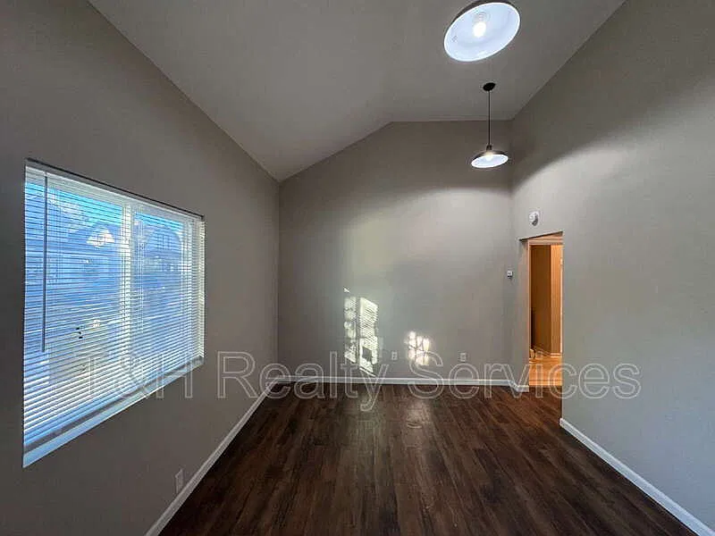 1 bed, 1.0 bath, 391 sqft, $1,150 — Photo 3