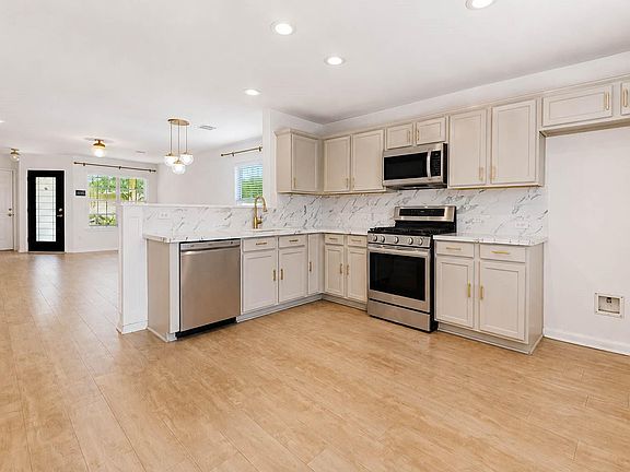 5th image of 12922 Regal Oaks Bend Ln