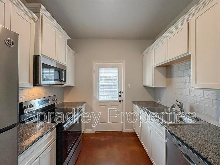 206 Juniper Dr #B — Photo 4