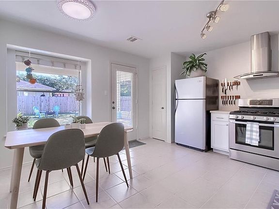 3rd image of 1506 Catalina Dr