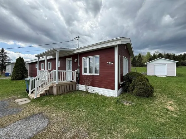 2037 Centrale St, Haut Madawaska, NB E3V 4V6