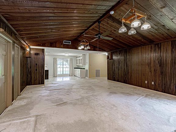 5th image of 14073 Devall Rd